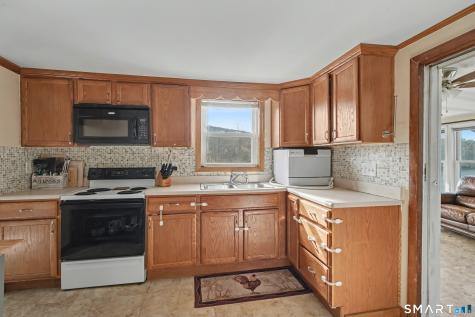 95 Kitemaug Road Montville CT 06382