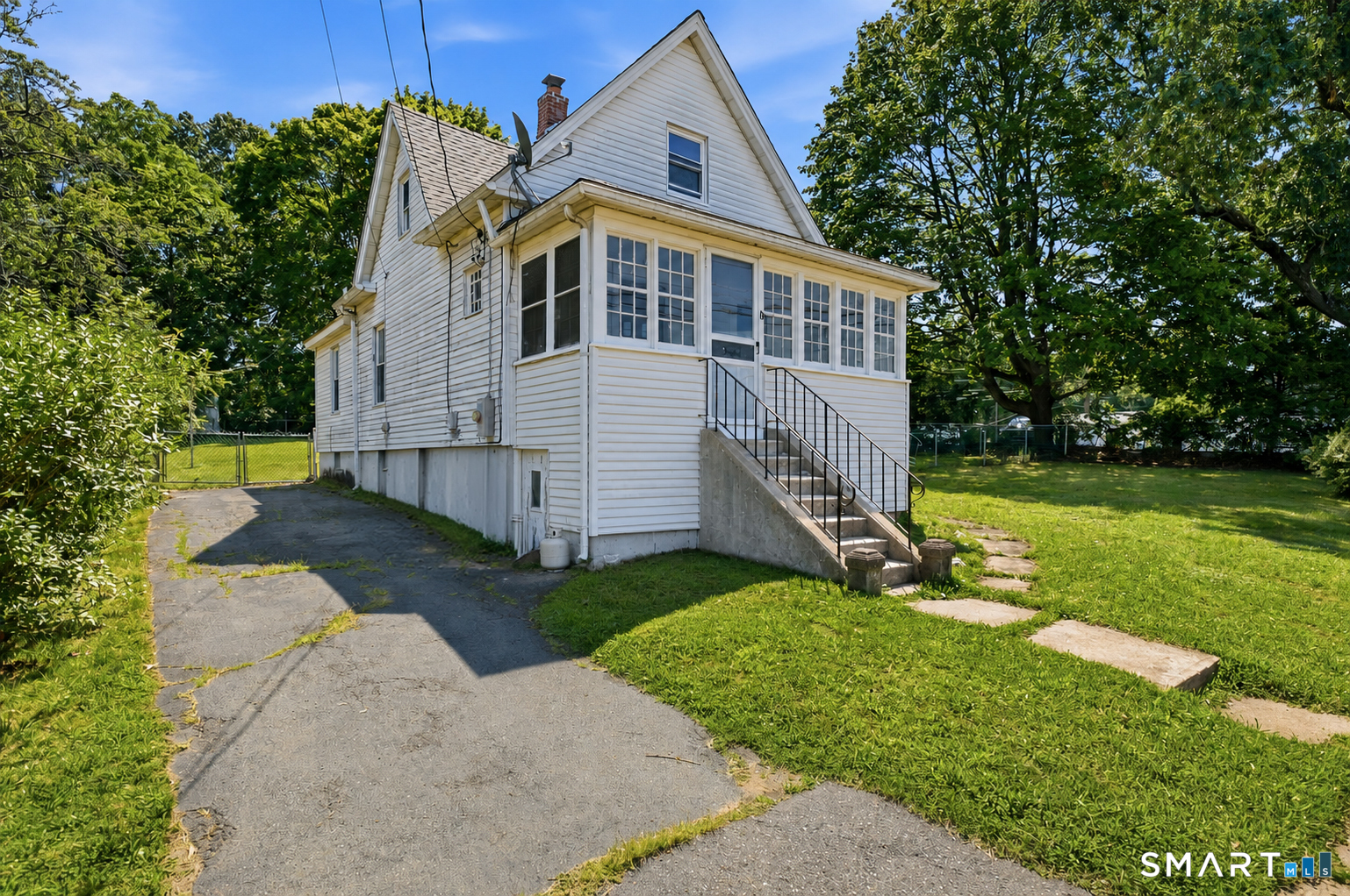 19 Homestead Street Manchester CT 06042
