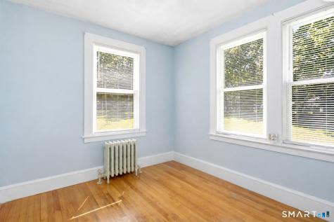 19 Homestead Street Manchester CT 06042