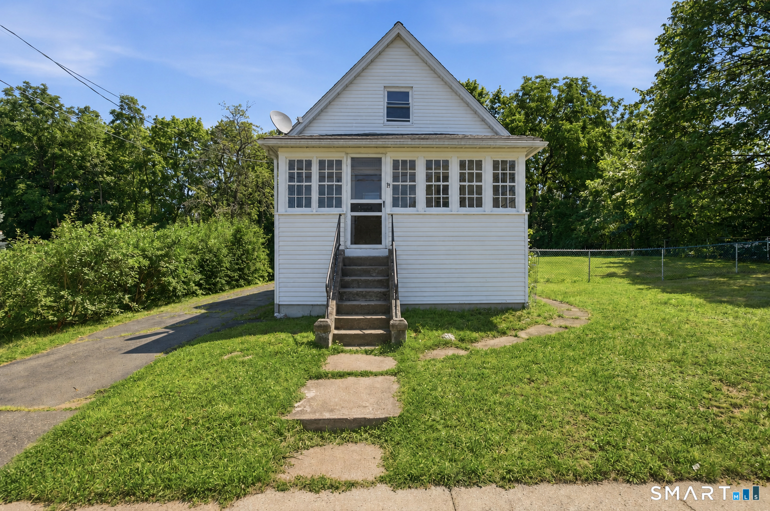19 Homestead Street Manchester CT 06042
