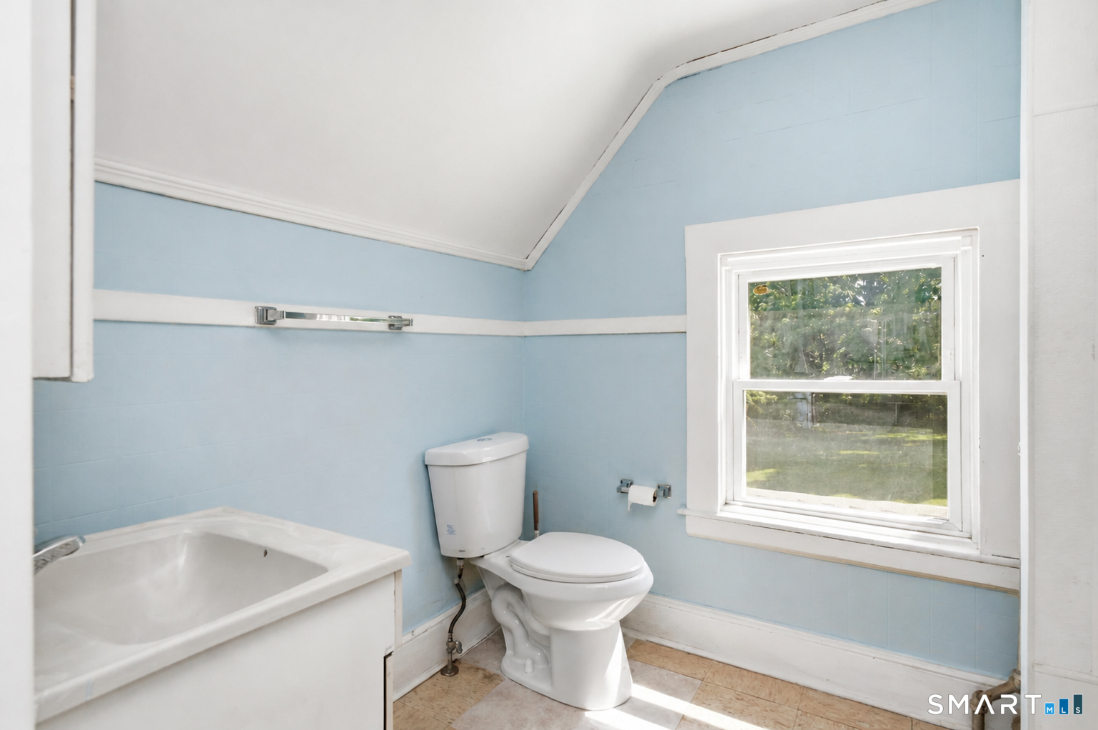 19 Homestead Street Manchester CT 06042
