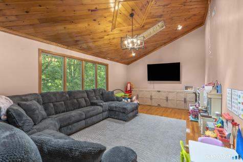 6 Ruta Drive North Branford CT 06472