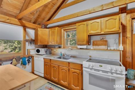 113 Deepwood Drive Lebanon CT 06249