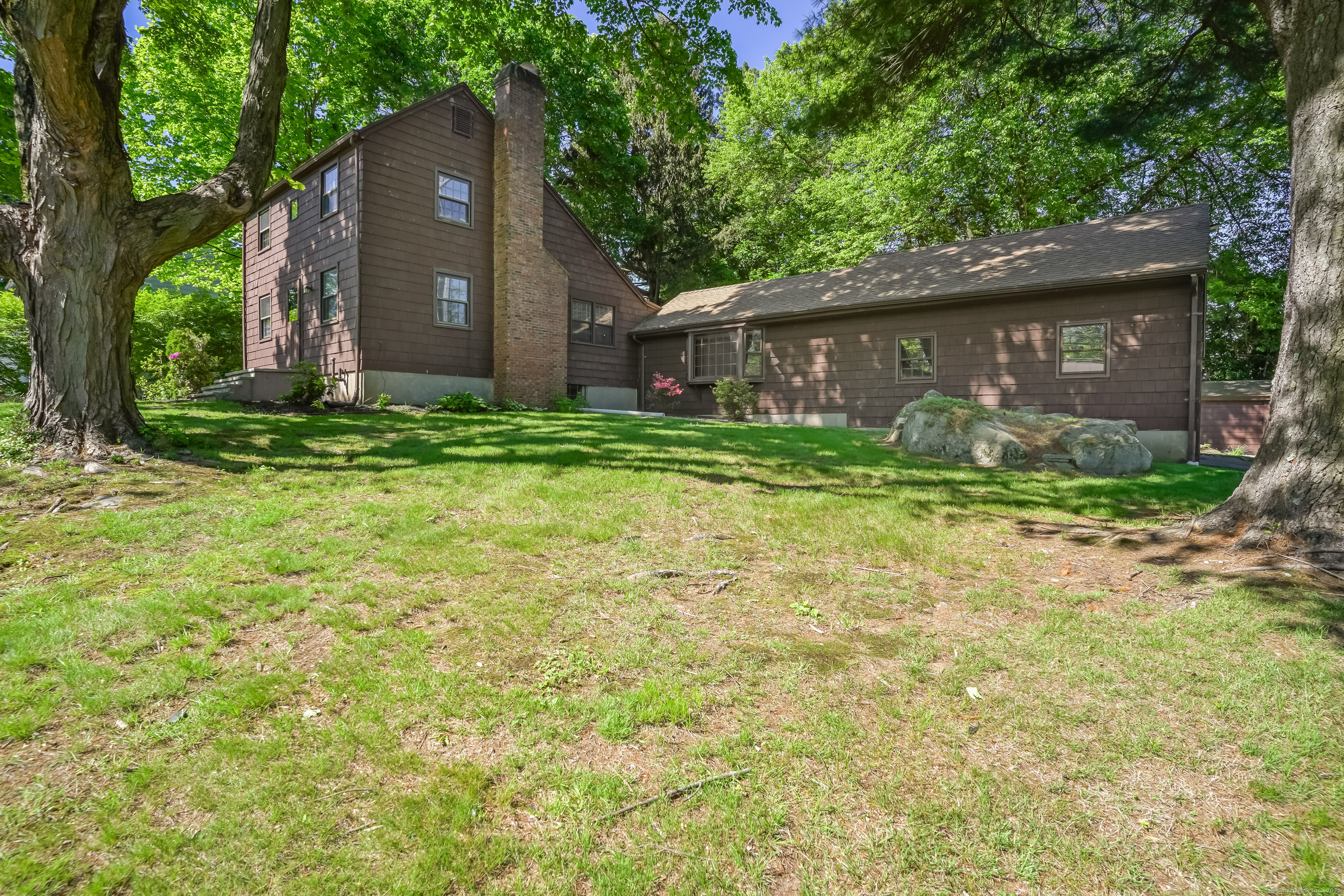 1975 Huntington Road Stratford CT 06614