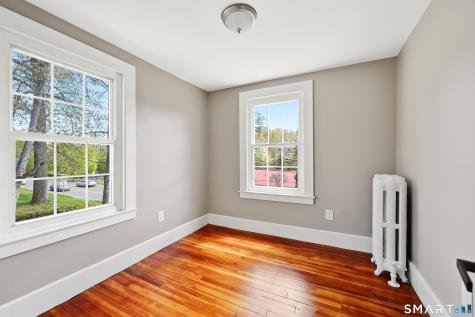 82 West Street Simsbury CT 06070