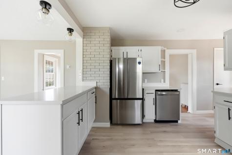 82 West Street Simsbury CT 06070