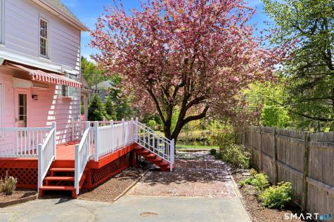 82 West Street Simsbury CT 06070