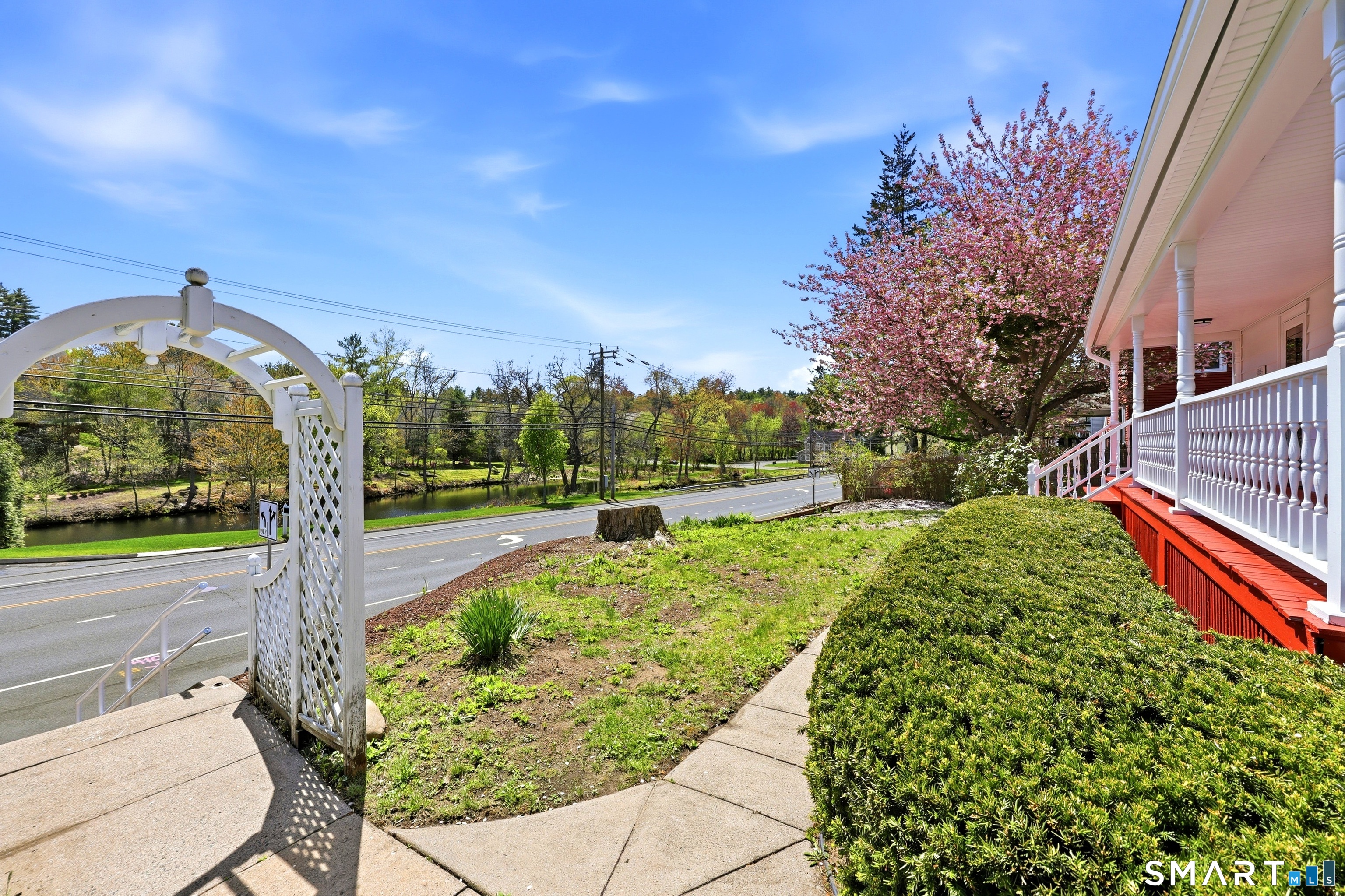 82 West Street Simsbury CT 06070