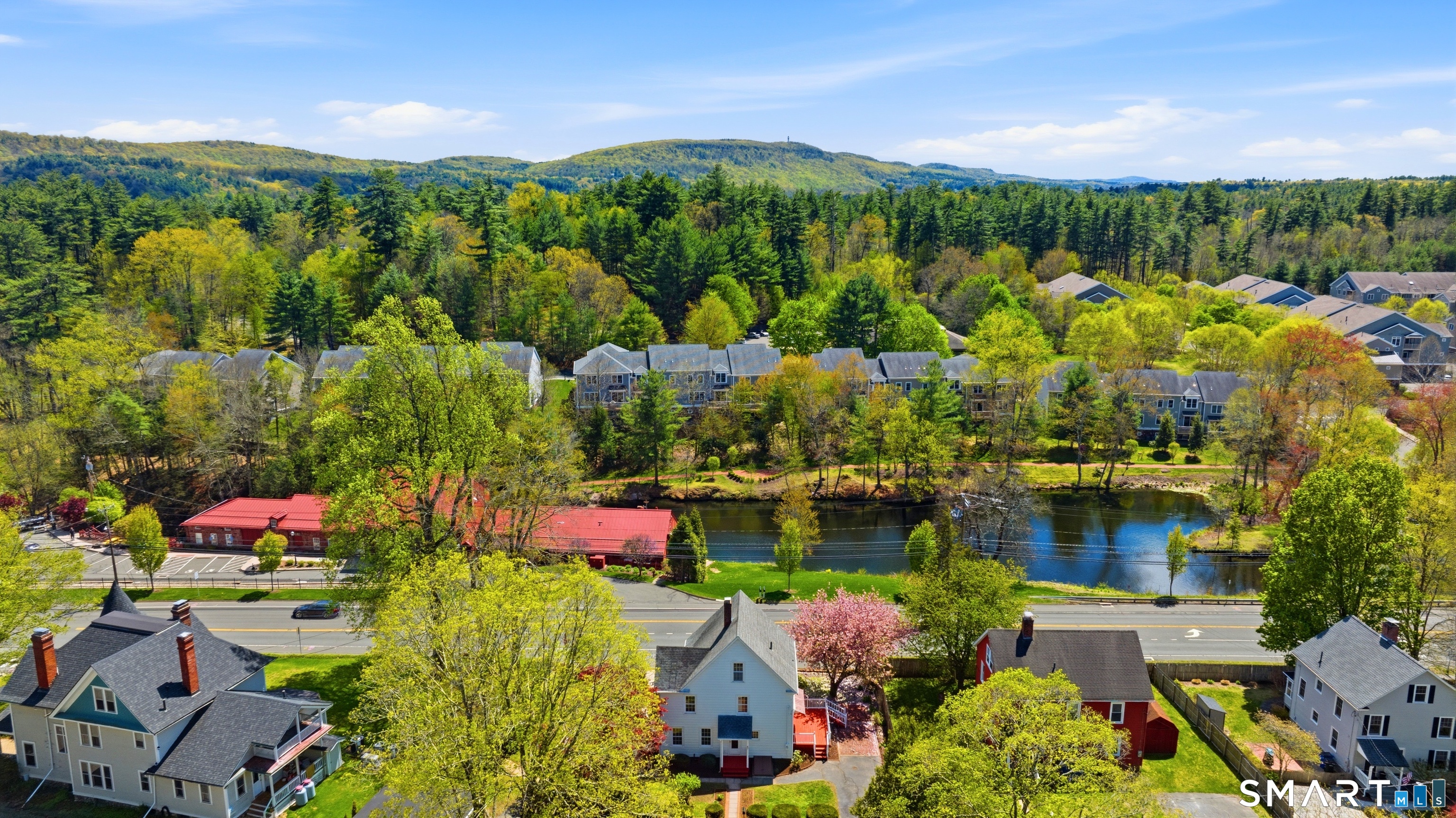 82 West Street Simsbury CT 06070