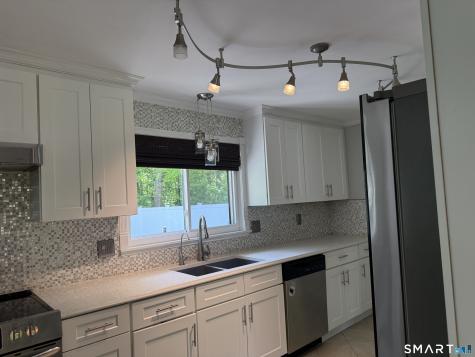 16 Crestview Terrace Wallingford CT 06492