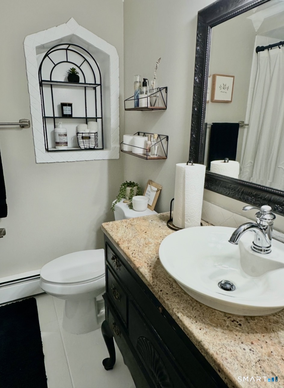 8 Cynthia Court Branford CT 06405