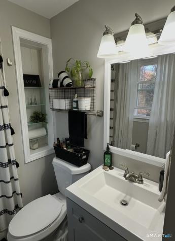 8 Cynthia Court Branford CT 06405
