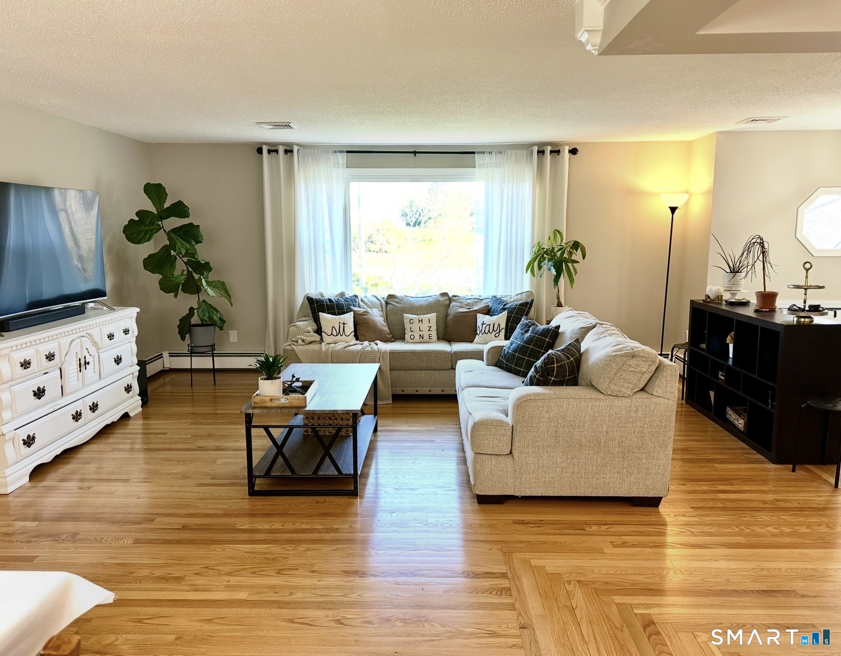 8 Cynthia Court Branford CT 06405