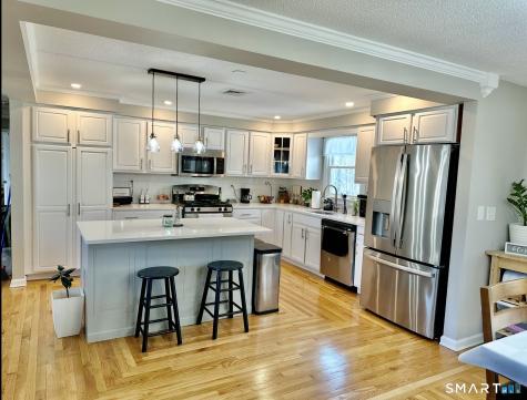 8 Cynthia Court Branford CT 06405
