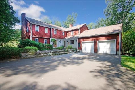 3 Blanches Walk Newtown CT 06470