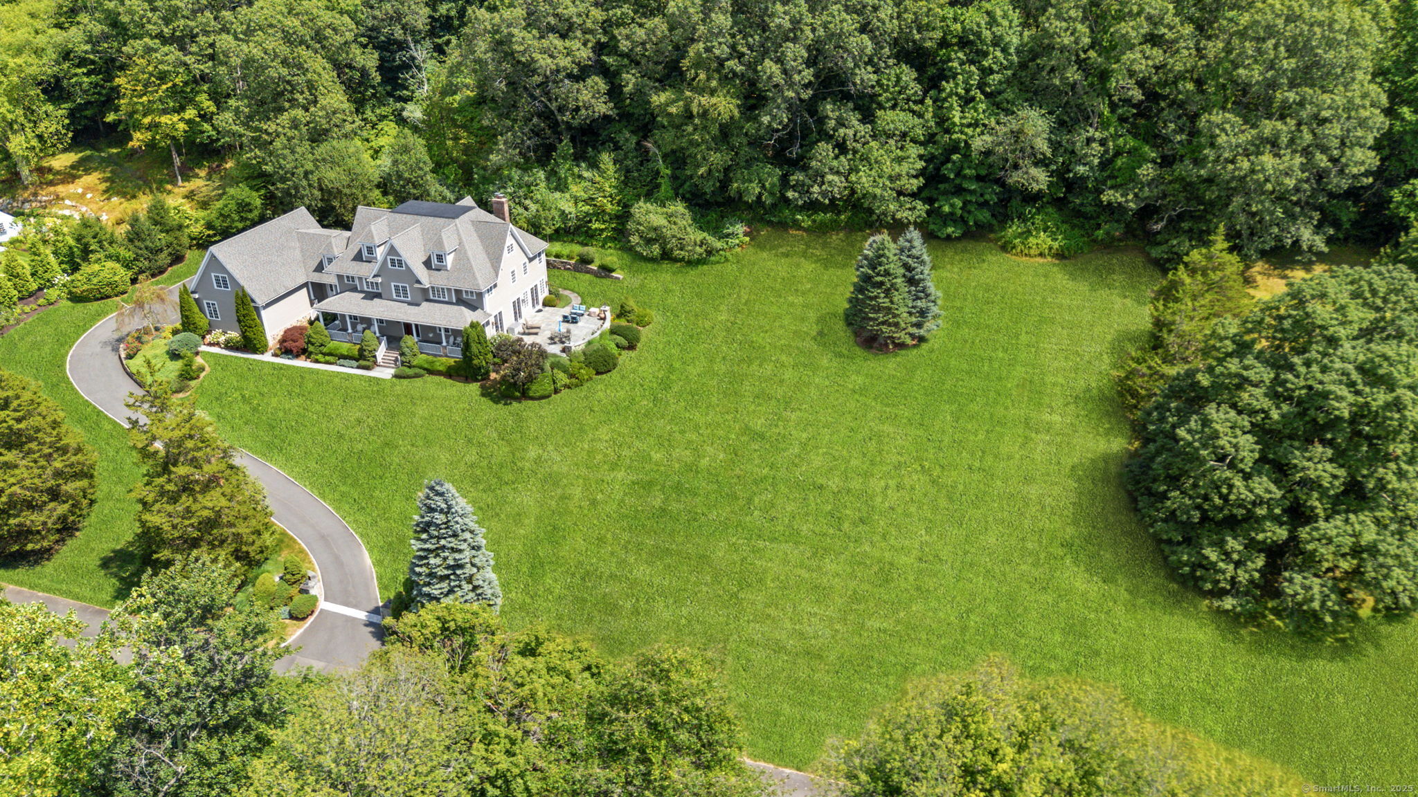 2 Longwood Drive Redding CT 06896