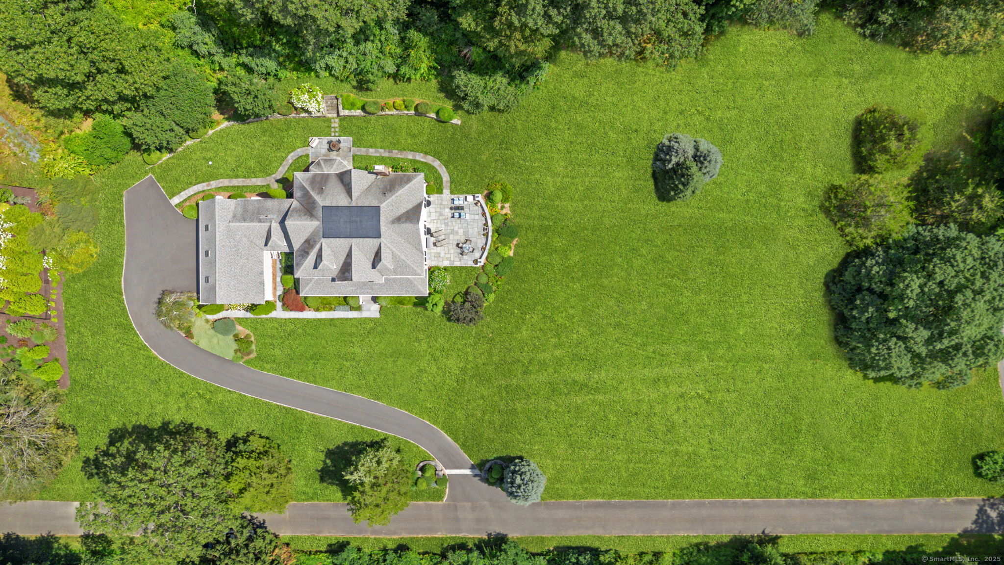 2 Longwood Drive Redding CT 06896