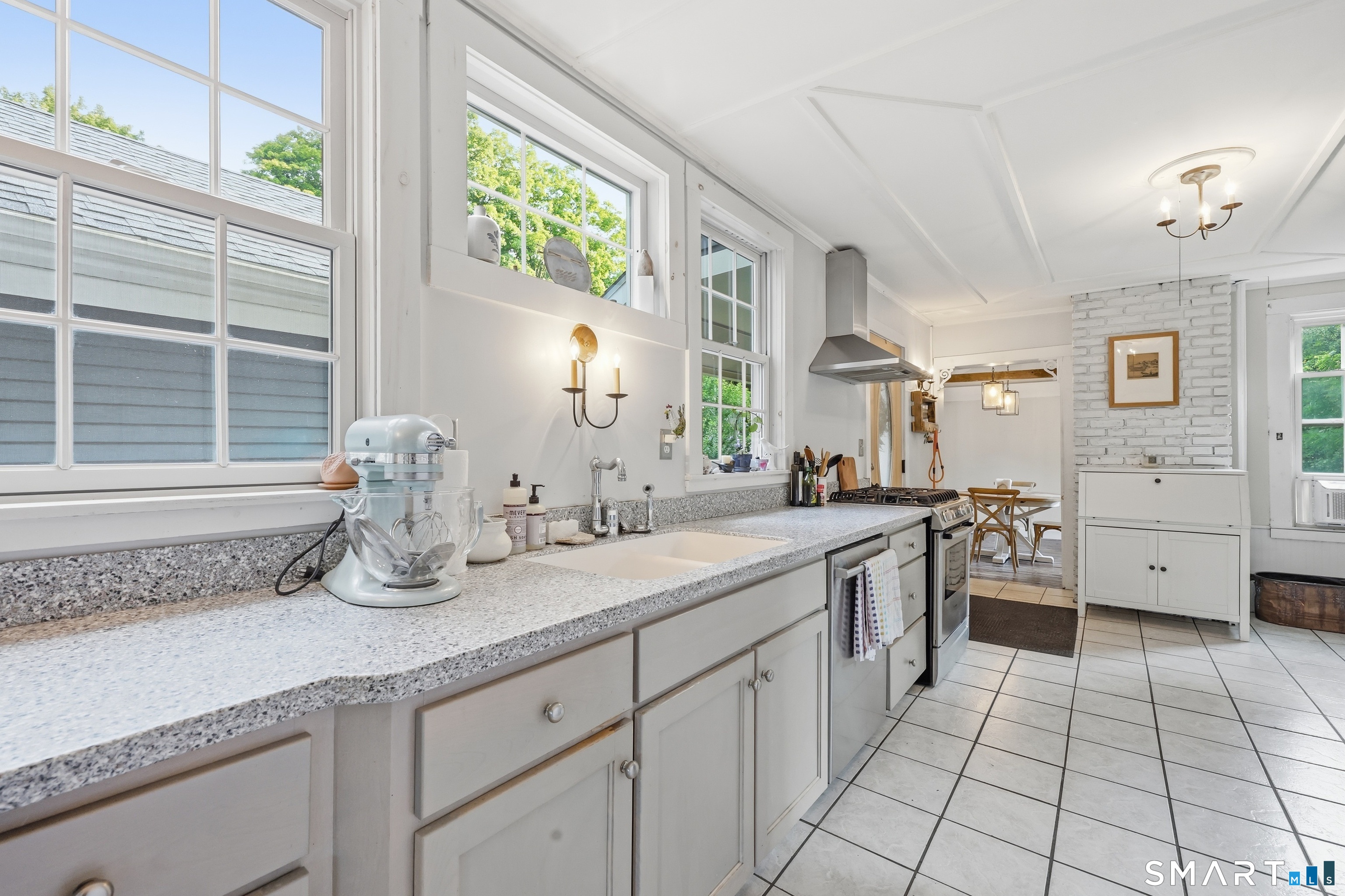124 Main Street East Hampton CT 06424