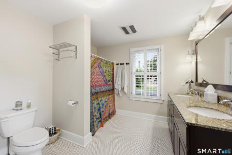124 Main Street East Hampton CT 06424