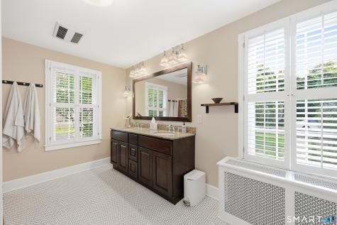124 Main Street East Hampton CT 06424