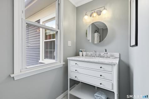 124 Main Street East Hampton CT 06424