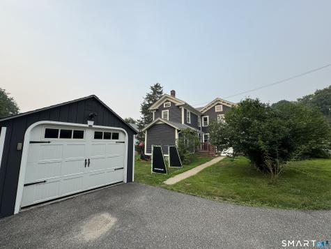 124 Main Street East Hampton CT 06424