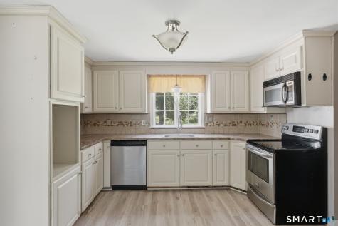 2 Tunxis Street Farmington CT 06032