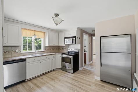 2 Tunxis Street Farmington CT 06032
