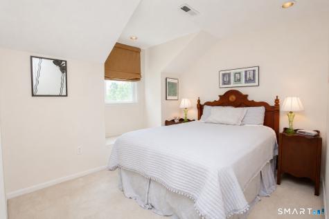 26 Rushleigh Road West Hartford CT 06117