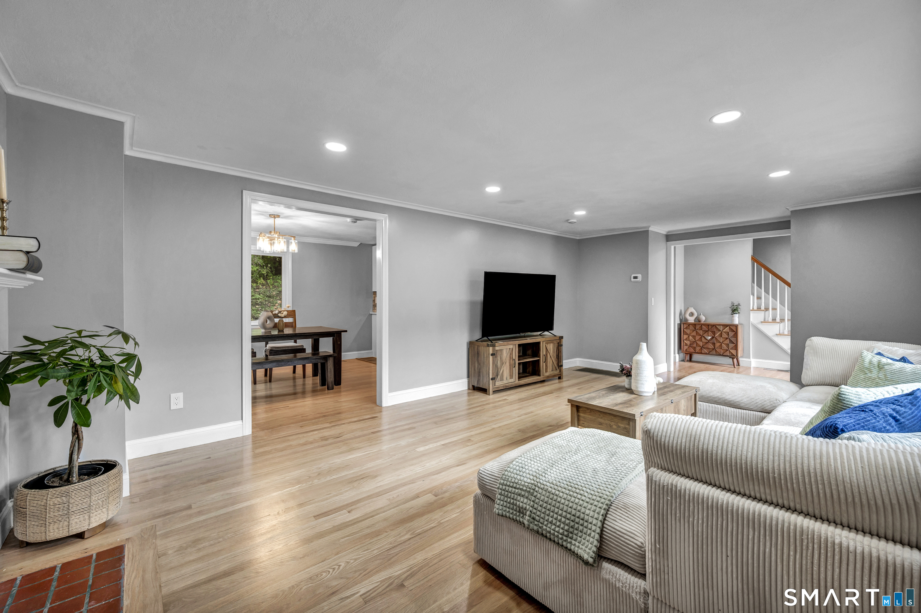 167 Carriage Drive Glastonbury CT 06033