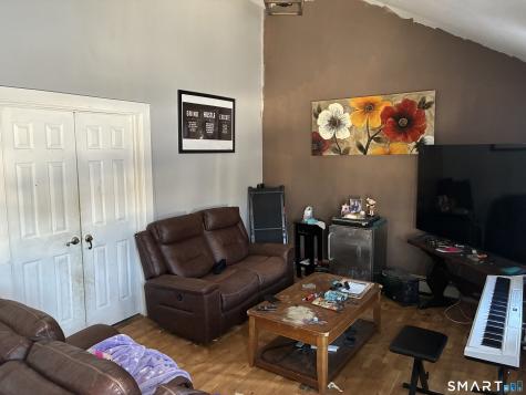 24 Macarthur Court Bristol CT 06010