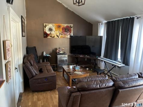 24 Macarthur Court Bristol CT 06010