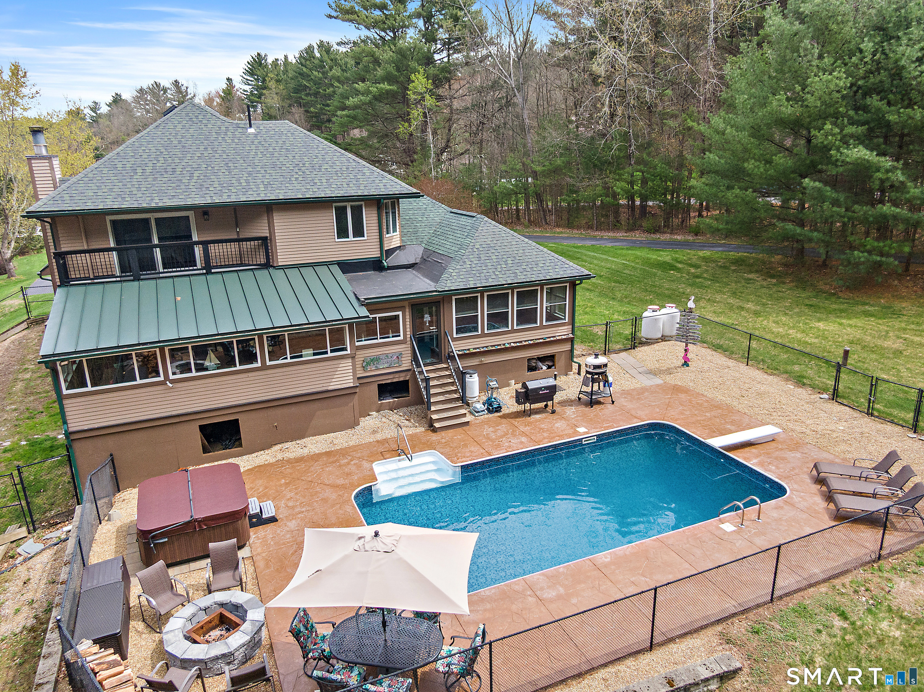 28 Blackmer Downs Road Thompson CT 06255