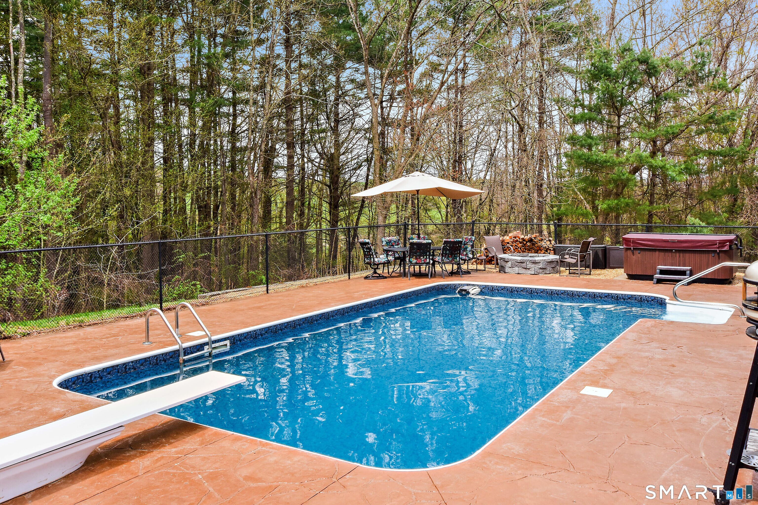 28 Blackmer Downs Road Thompson CT 06255