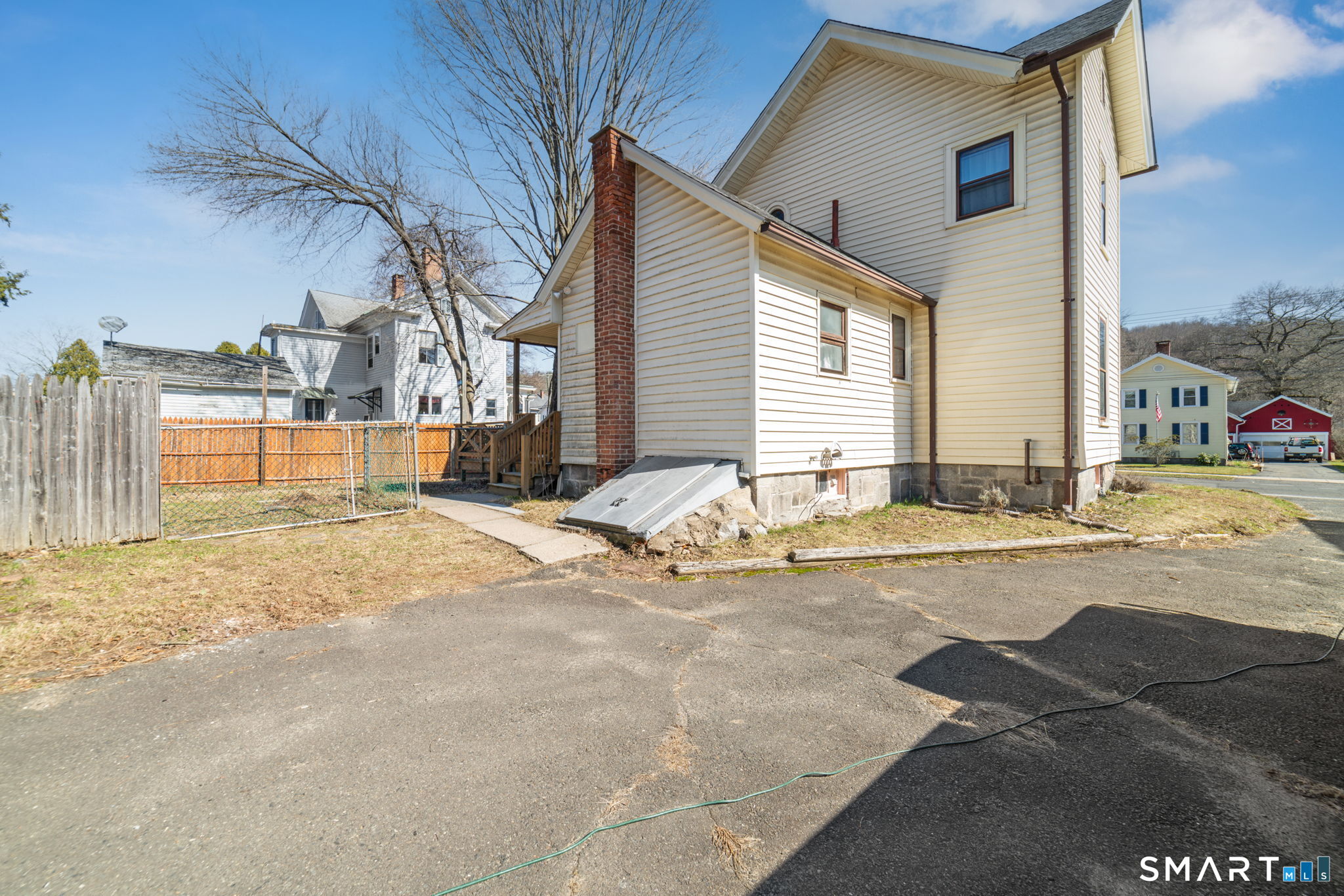81 Elm Street Thomaston CT 06787
