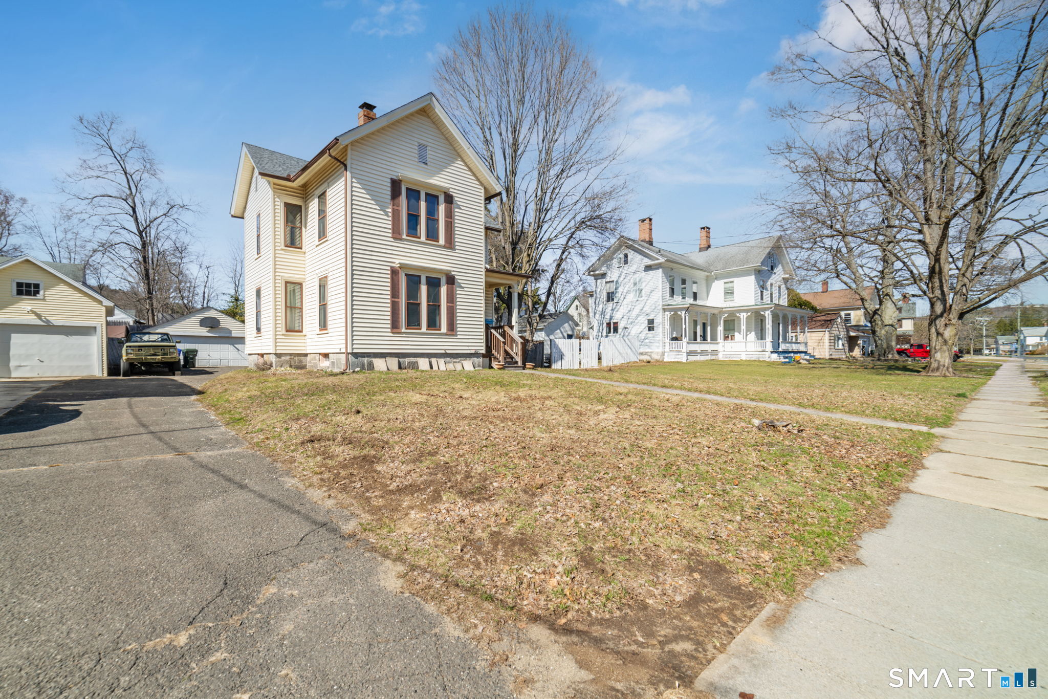 81 Elm Street Thomaston CT 06787