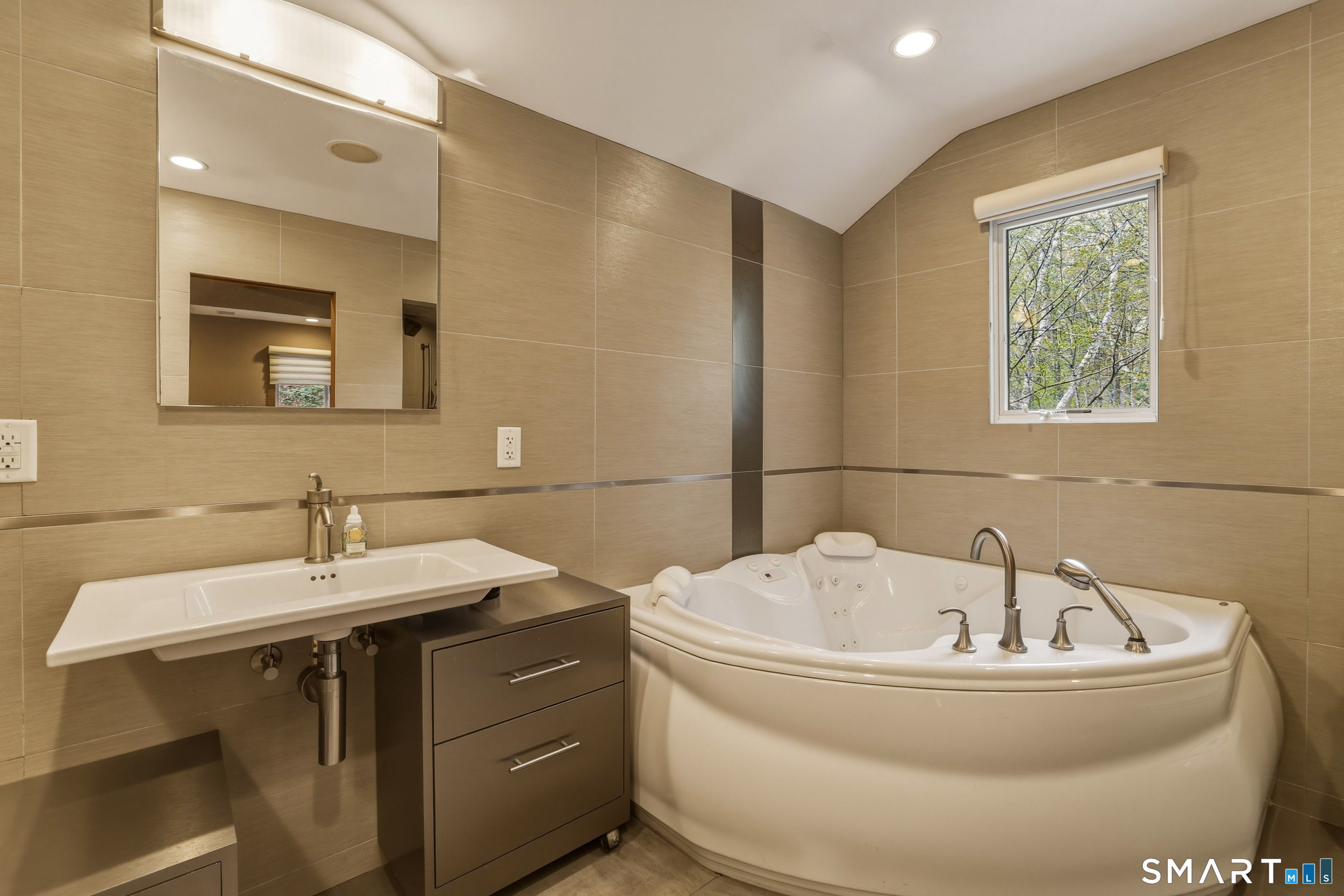 239 Wright Road Canton CT 06019