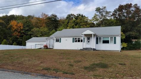 27 Dewey Street Putnam CT 06260