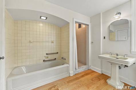 1191 Ridge Road North Haven CT 06473
