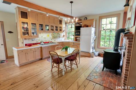 37 Main Street North Stonington CT 06359