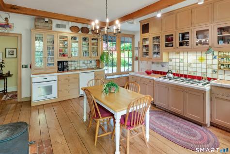 37 Main Street North Stonington CT 06359