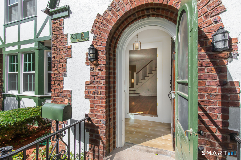 10 Vista Terrace New Haven CT 06515