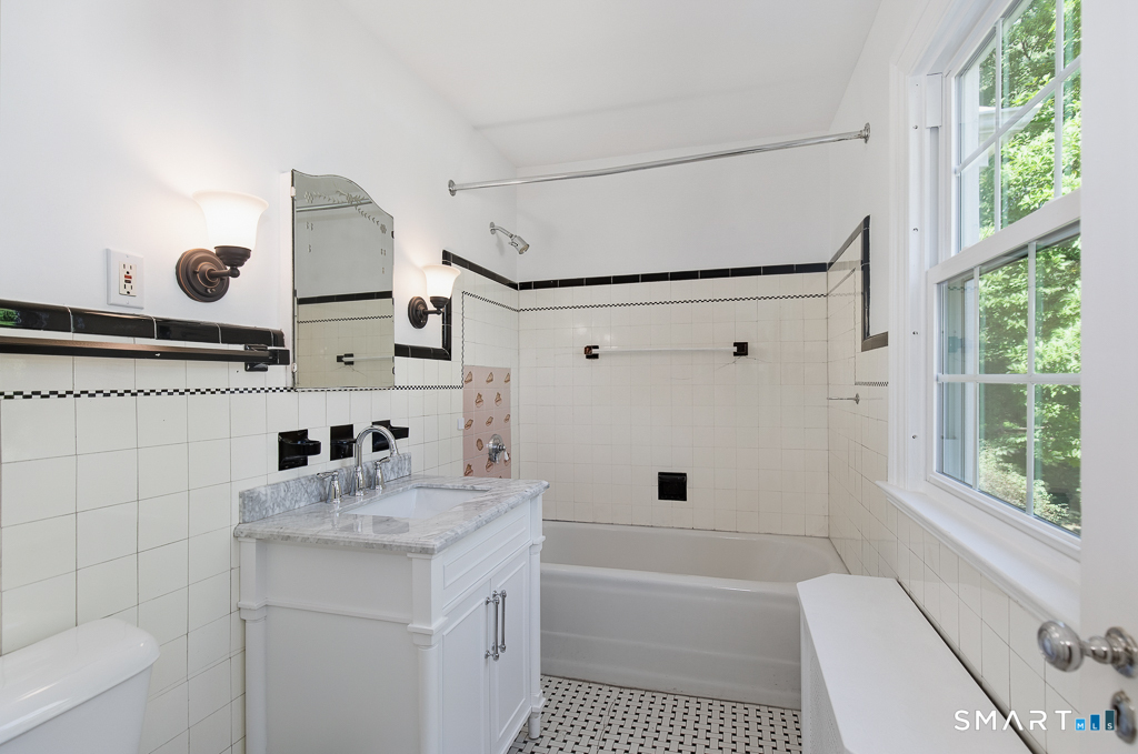 10 Vista Terrace New Haven CT 06515