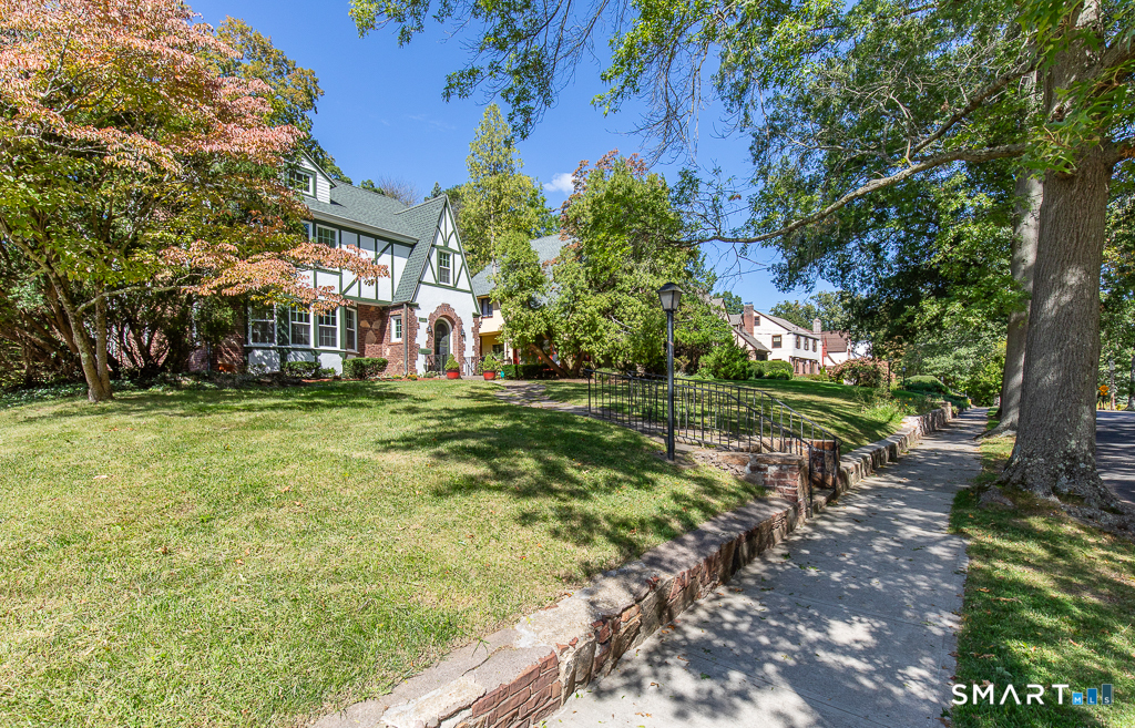 10 Vista Terrace New Haven CT 06515