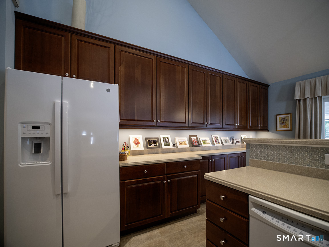 3 Wadsworth Lane Cheshire CT 06410