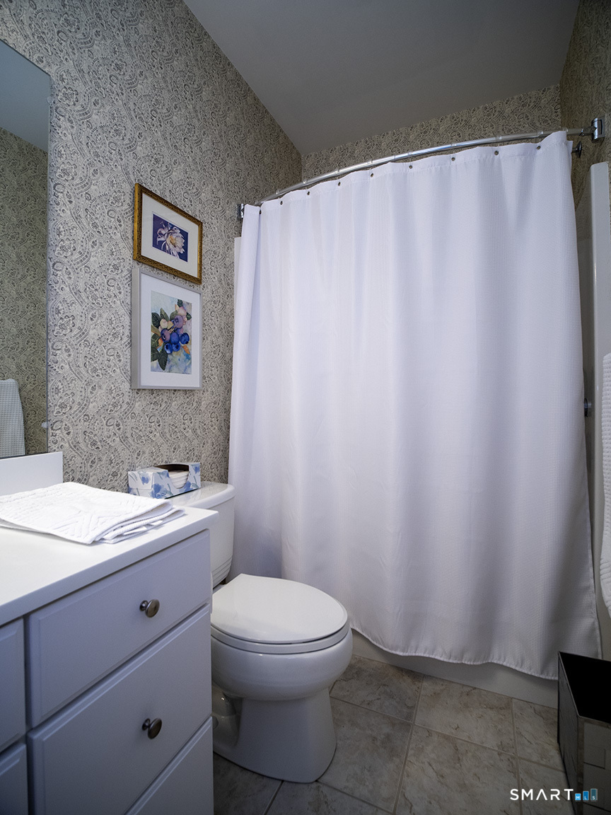 3 Wadsworth Lane Cheshire CT 06410