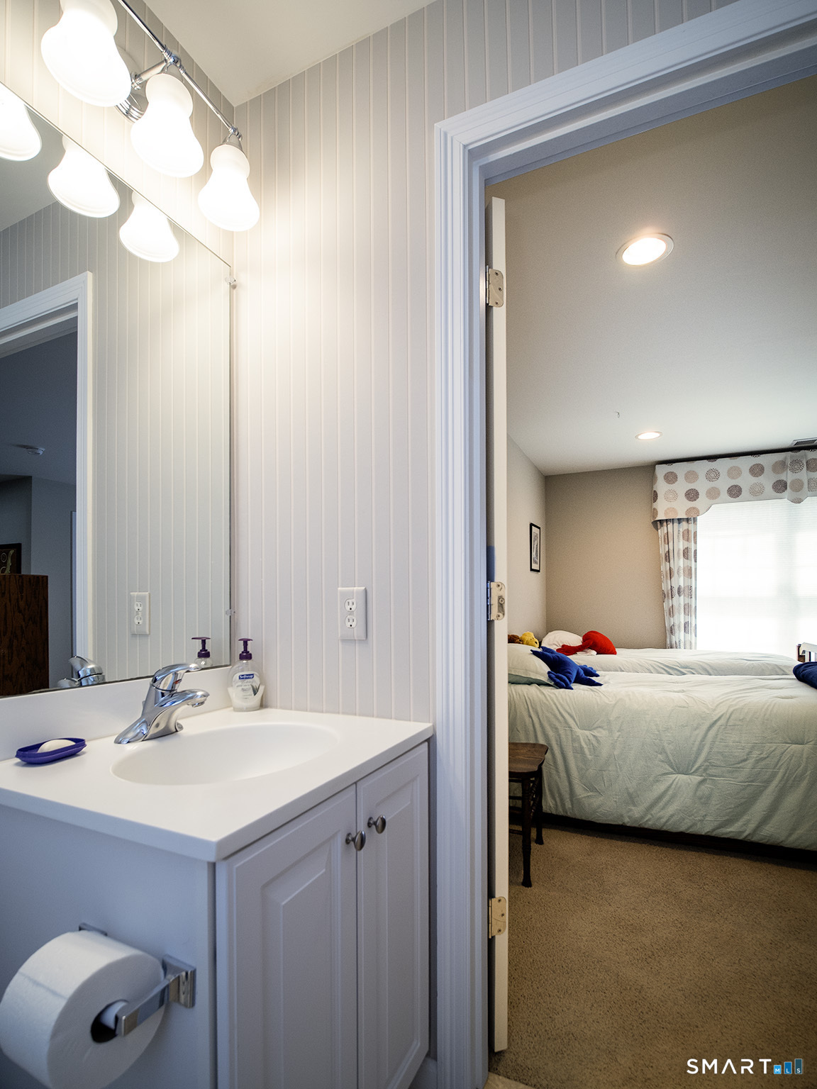 3 Wadsworth Lane Cheshire CT 06410