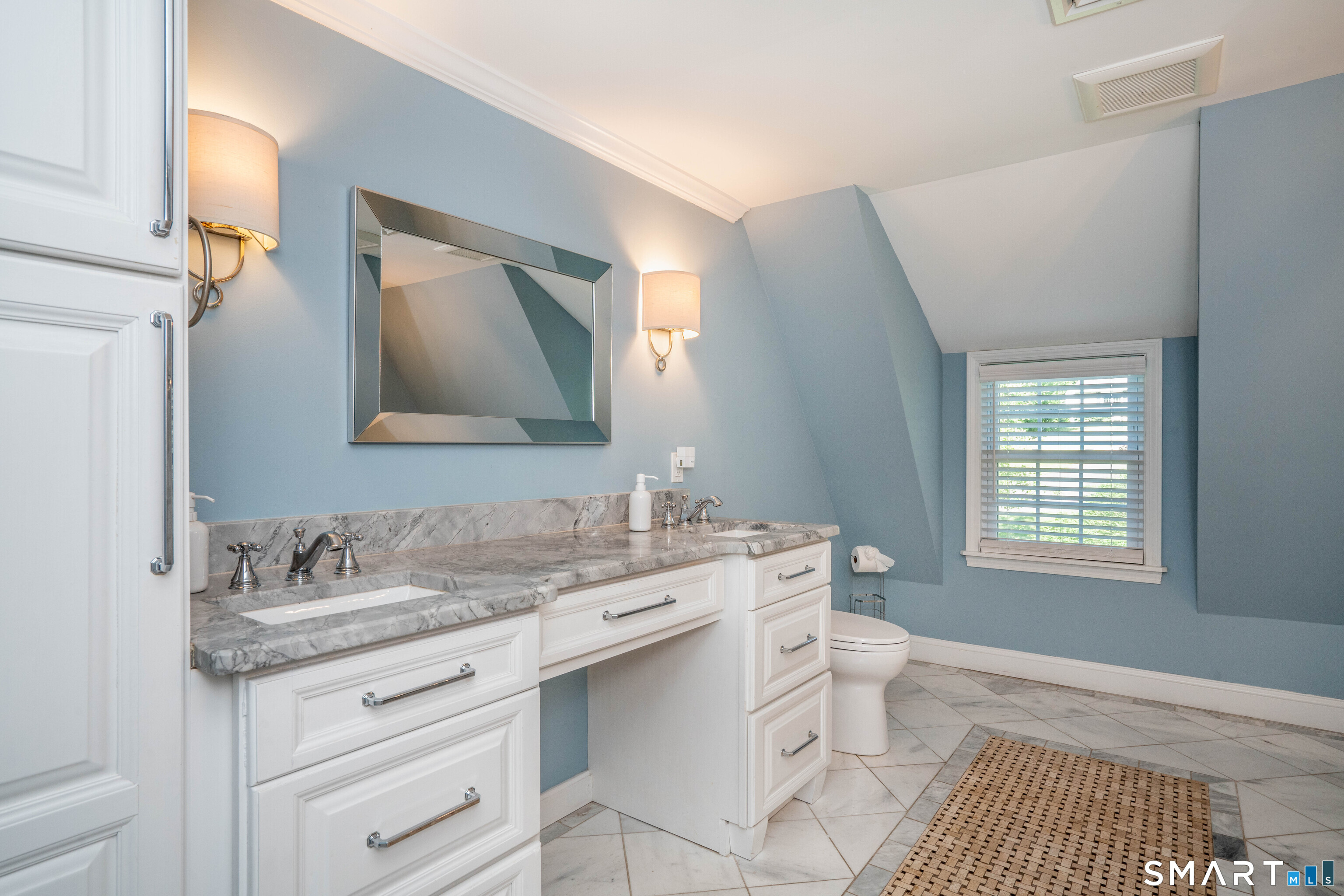 57 Woodridge Circle West Hartford CT 06107