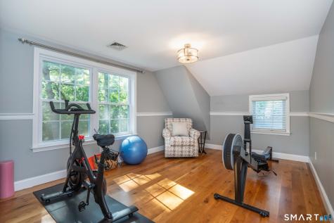 57 Woodridge Circle West Hartford CT 06107