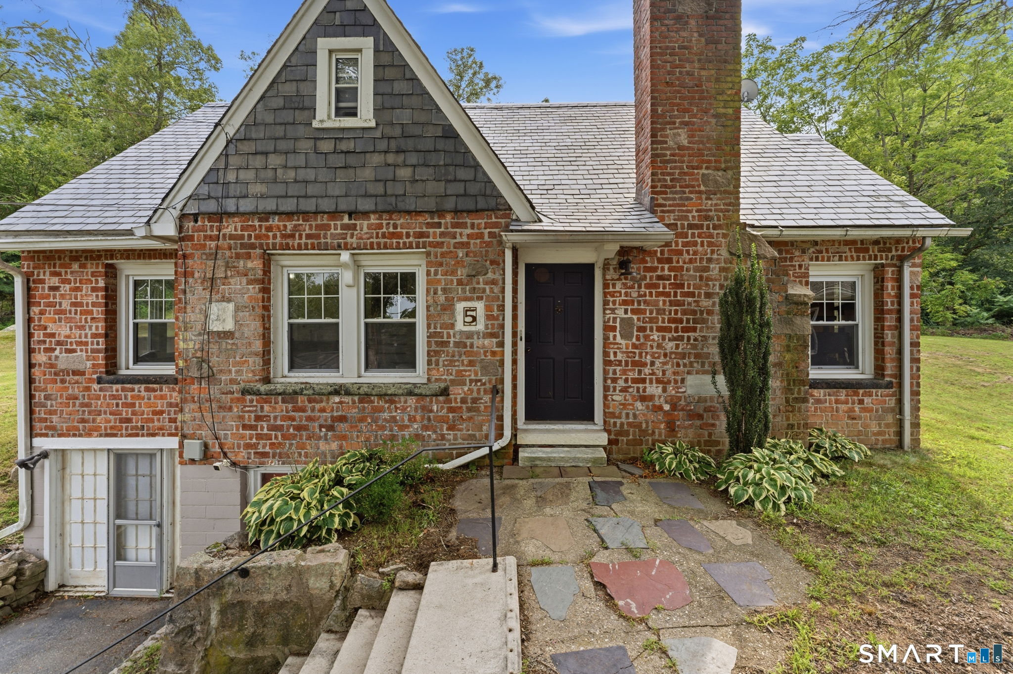 5 Richards Grove Road Waterford CT 06375
